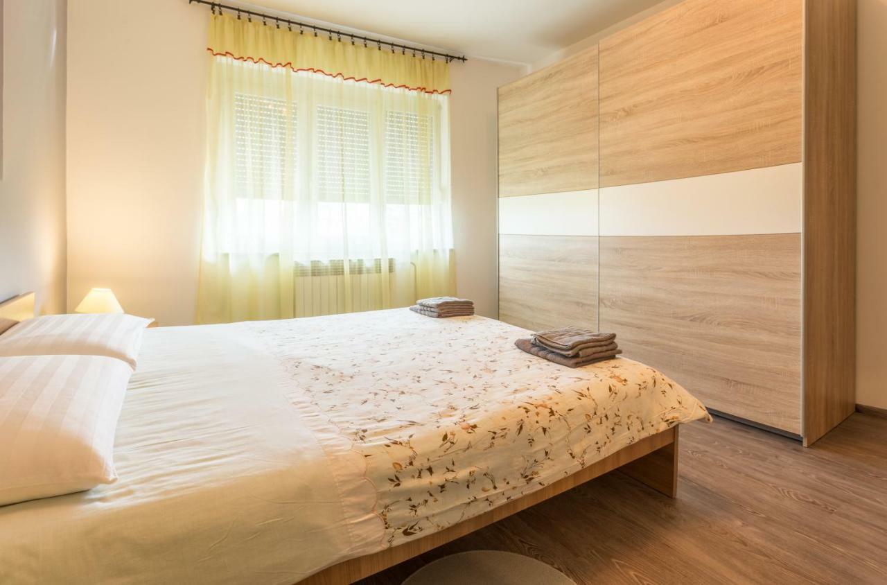 Apartment Dean Umag Bagian luar foto