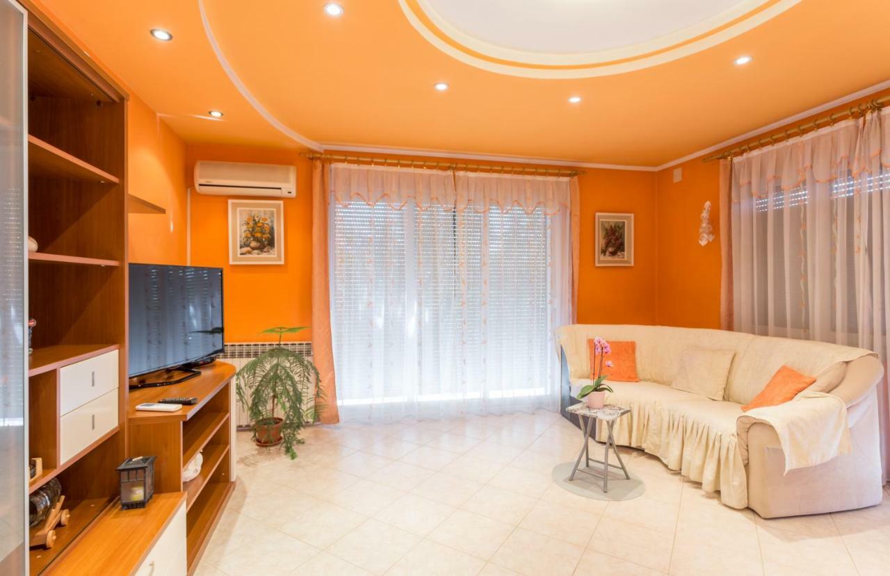 Apartment Dean Umag Bagian luar foto