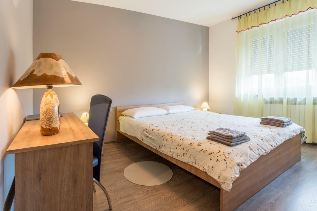 Apartment Dean Umag Bagian luar foto