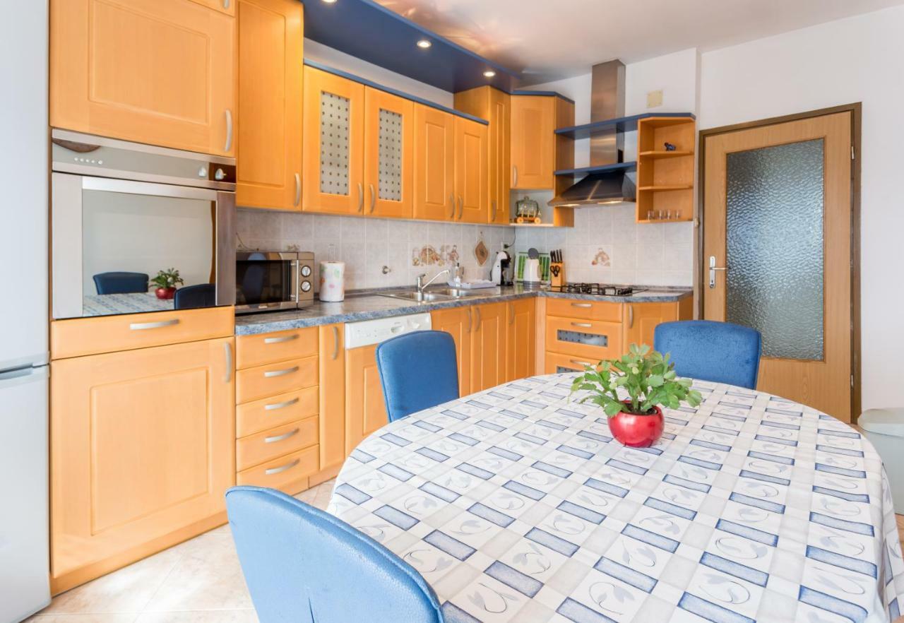 Apartment Dean Umag Bagian luar foto