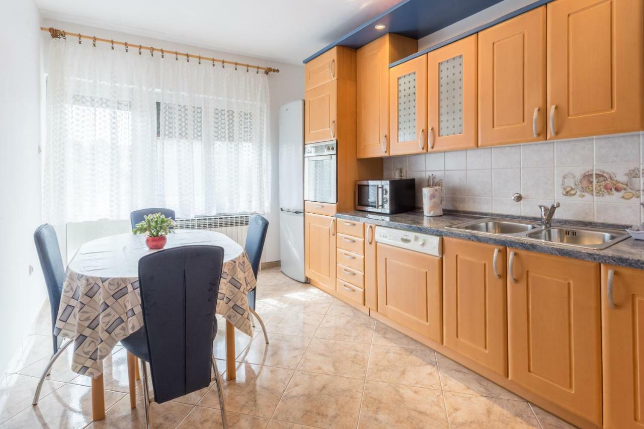 Apartment Dean Umag Bagian luar foto