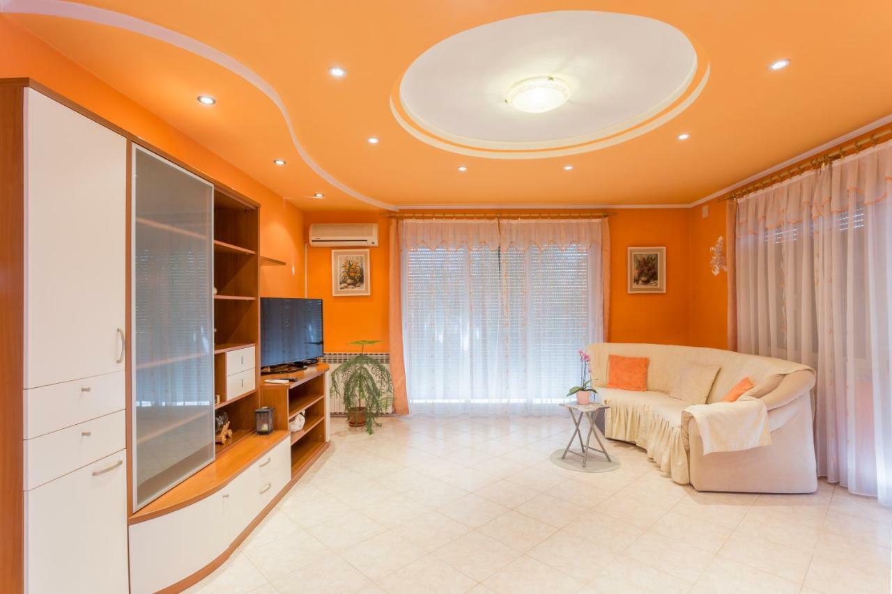 Apartment Dean Umag Bagian luar foto